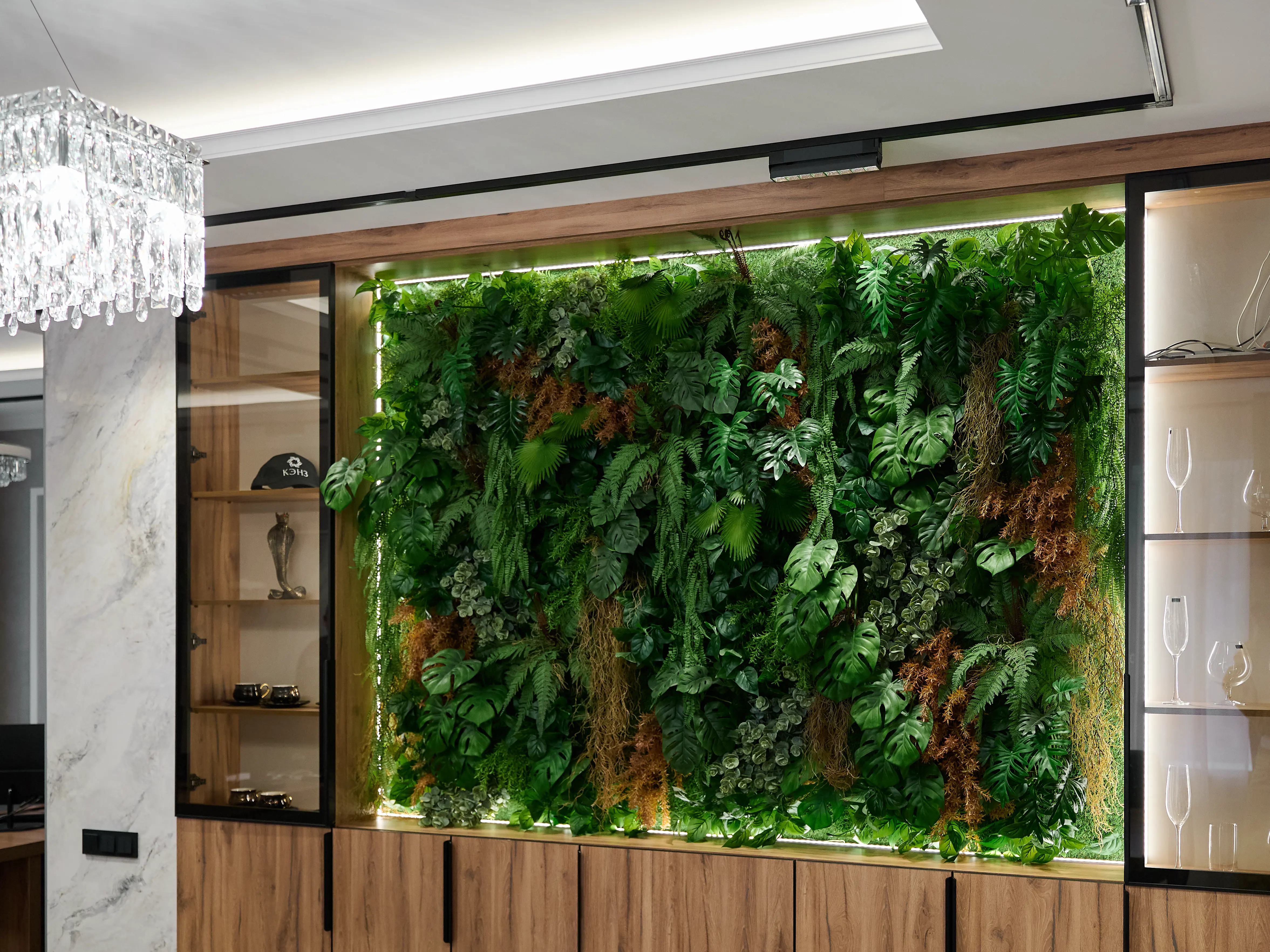 Интерьерное озеленение искусственными растениями